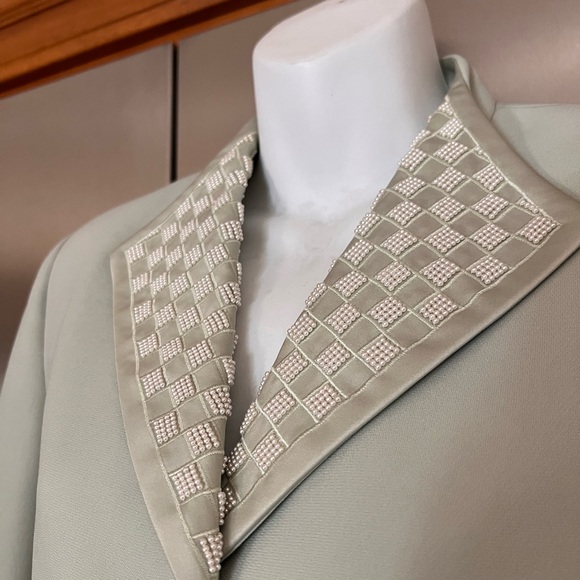 Albert Nipon Special Occasion Suit - Picture 4 of 10